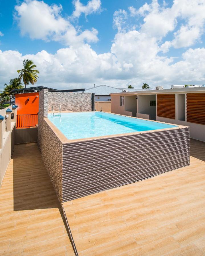 Evasion En Plein Coeur De La Ville Studio Jacuzzis Sauna Et Piscine Au Centre De 포트루이스 외부 사진